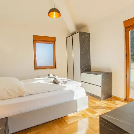 Διαμέρισμα Exclusive Penthouse Old Town With Sauna And Jacuzzi *