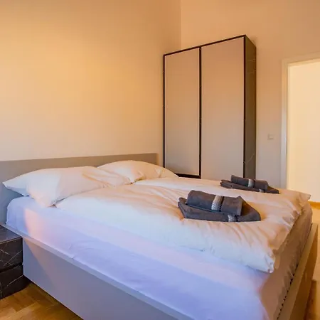 Exclusive Penthouse Old Town With Sauna And Jacuzzi Daire